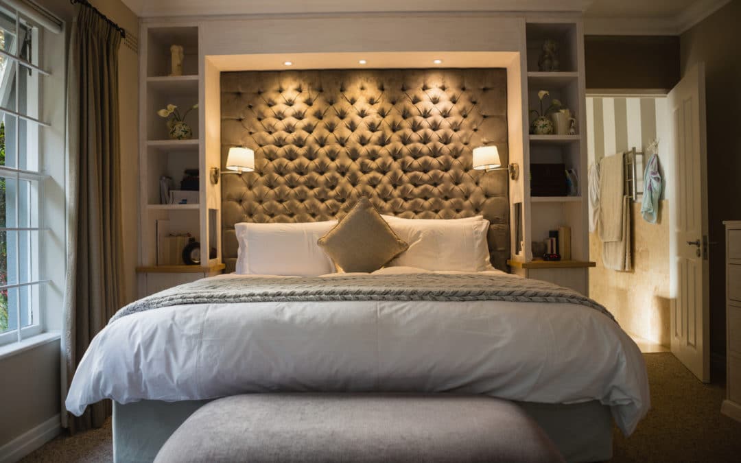 3 Reasons Why You Need to Have The Right Bedroom Lighting